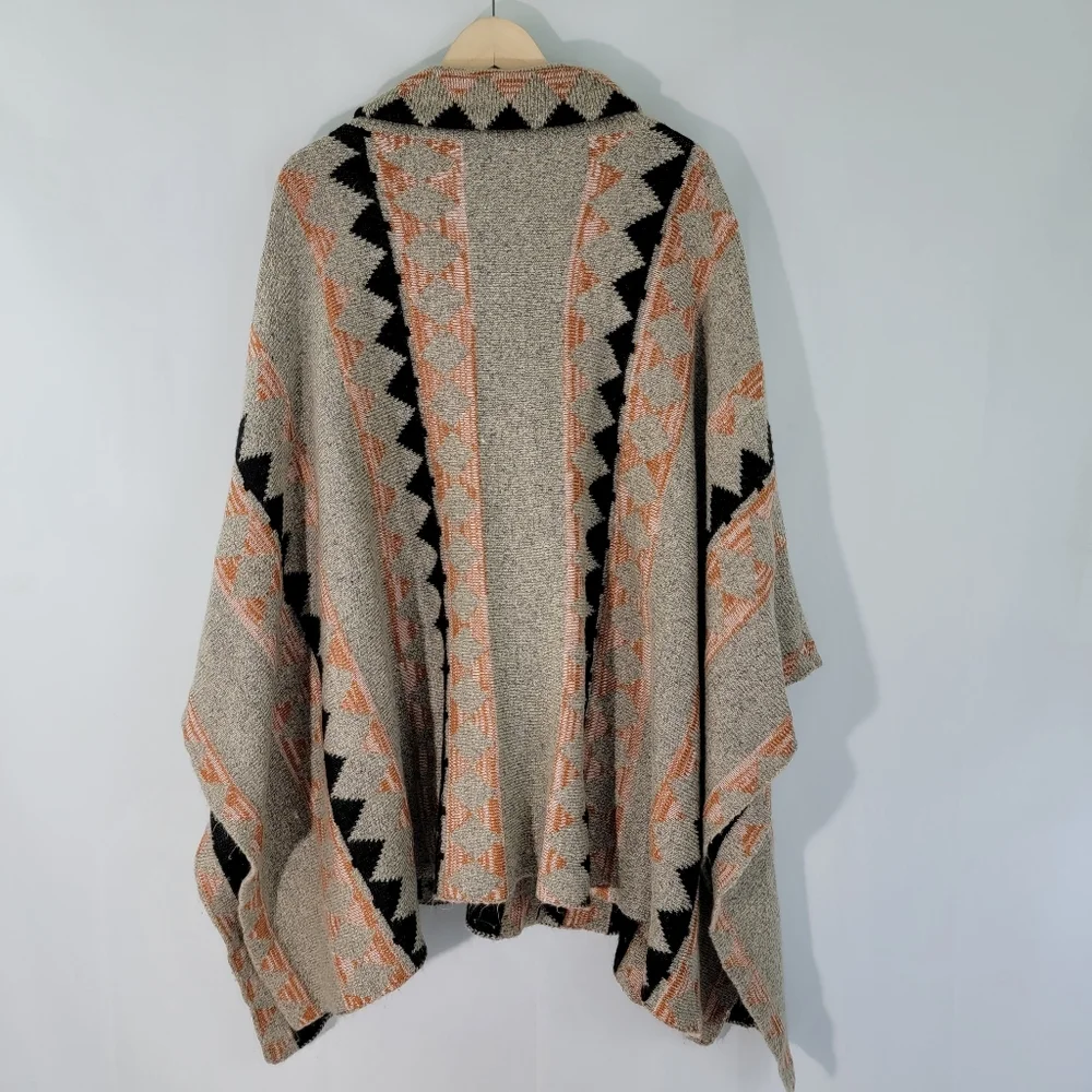 YOUNG THREADS NY Women's Gray/Black/Orange Fall/Winter Poncho Size 1X Tribal - Picture 5 of 8